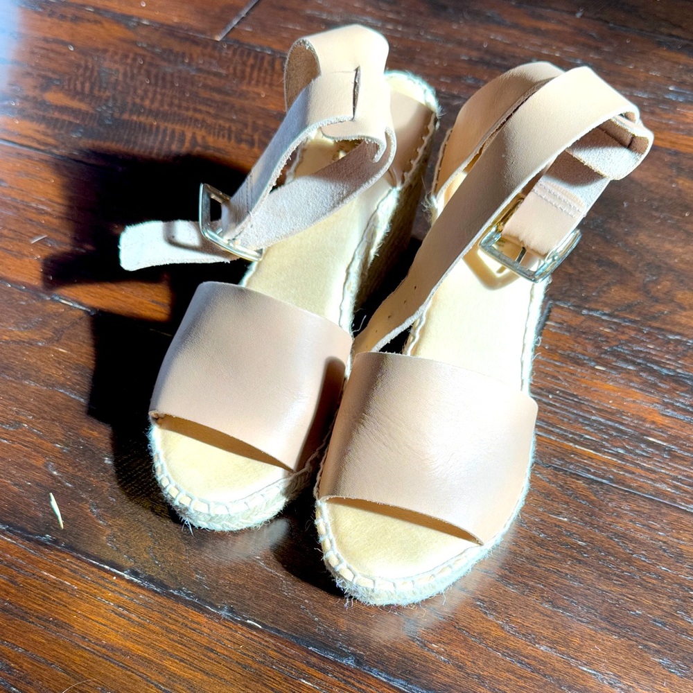 Neiman Marcus Tan Women's Sandals
